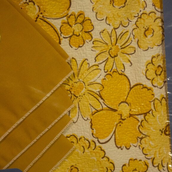 Vintage NOS Pioneer Product Placemat and Napkin Set - Picture 2 of 5